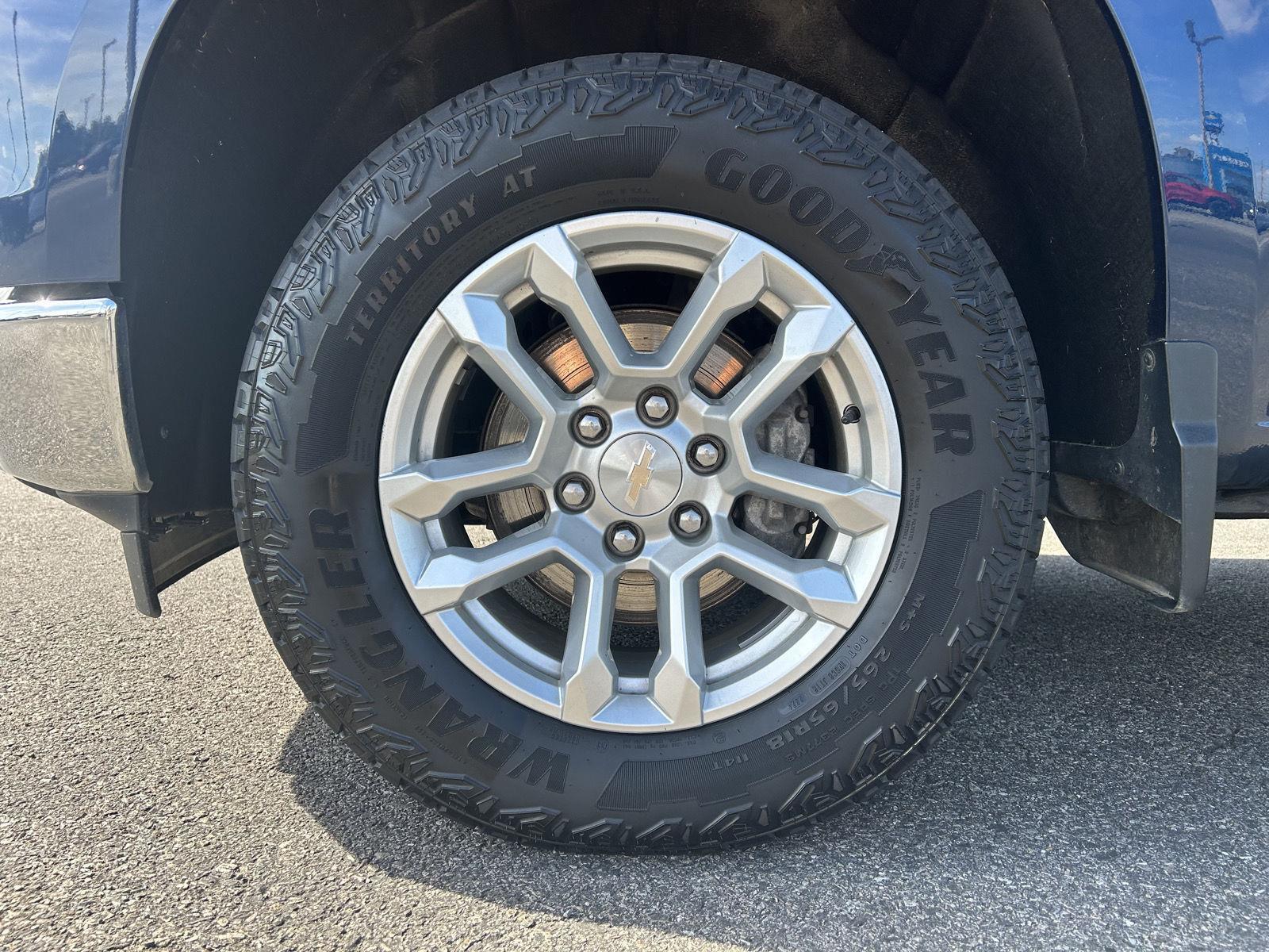 2023 Chevrolet Silverado 1500 LT photo 9