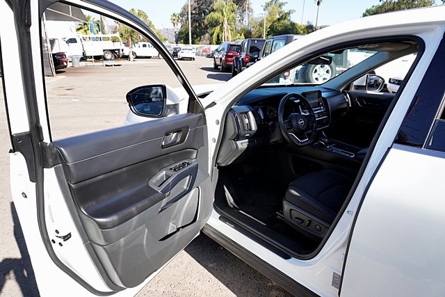 2023 Nissan Pathfinder SV photo 34
