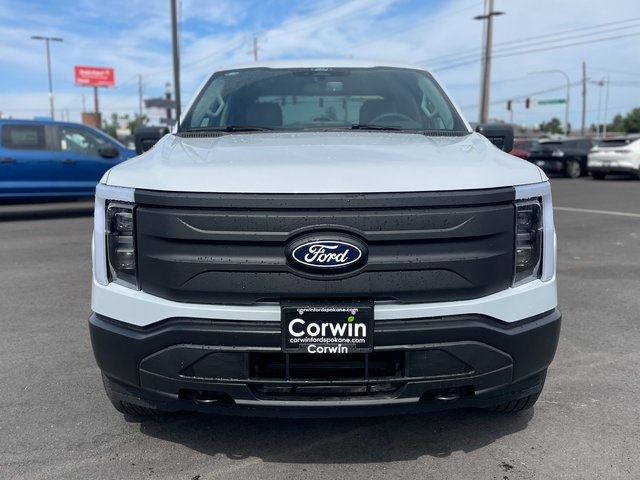 2025 Ford F-150 Lightning photo 2