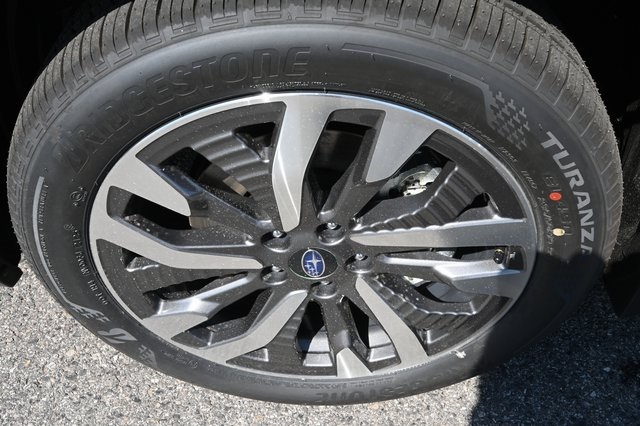 2025 Subaru Forester Touring photo 19