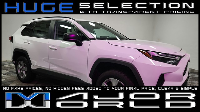 2024 Toyota RAV4 LE's photo