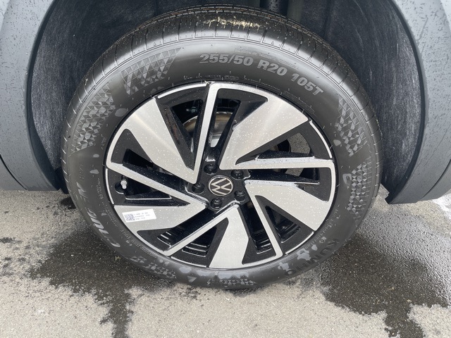 2025 Volkswagen Atlas SEL photo 12