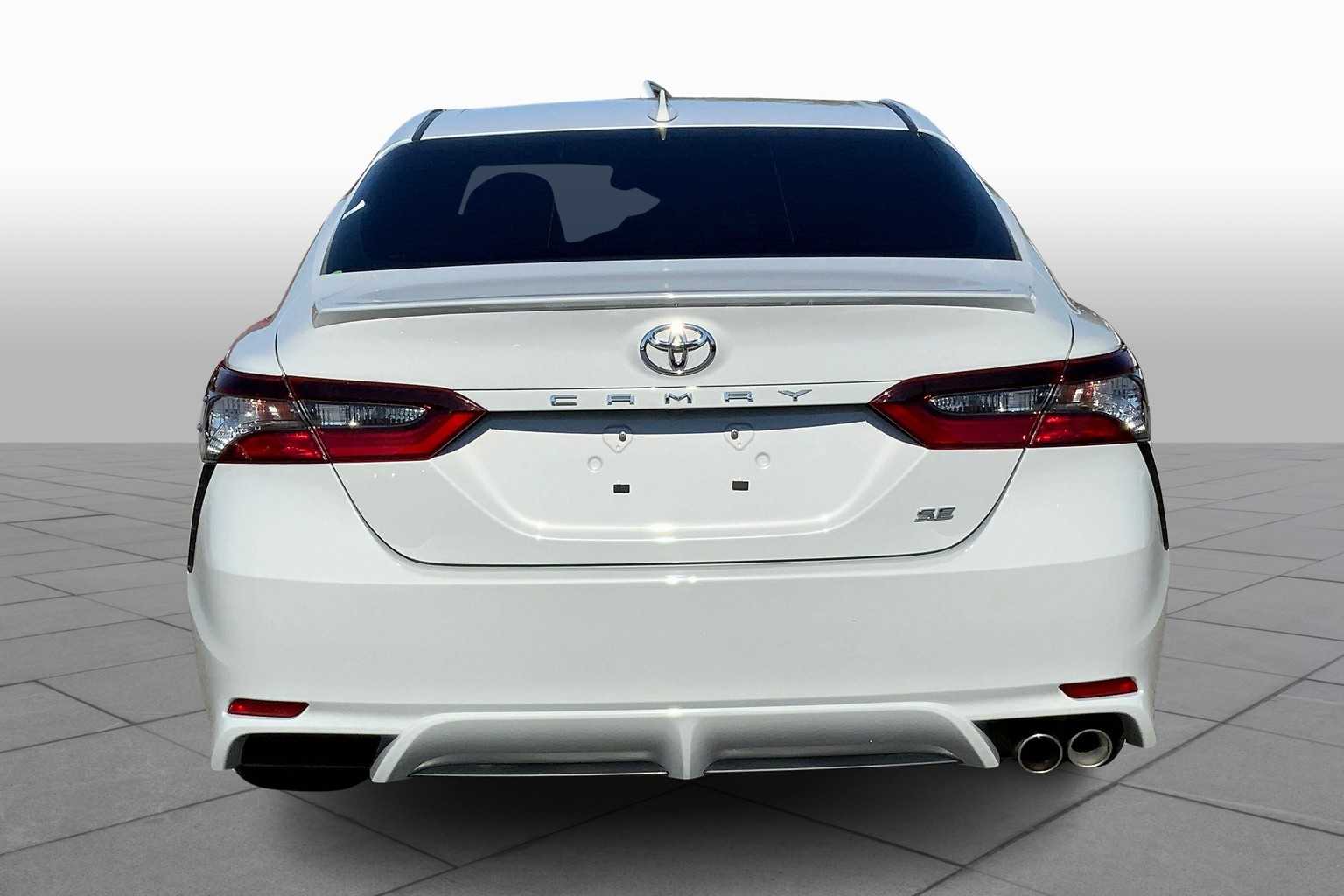 2022 Toyota Camry SE photo 4