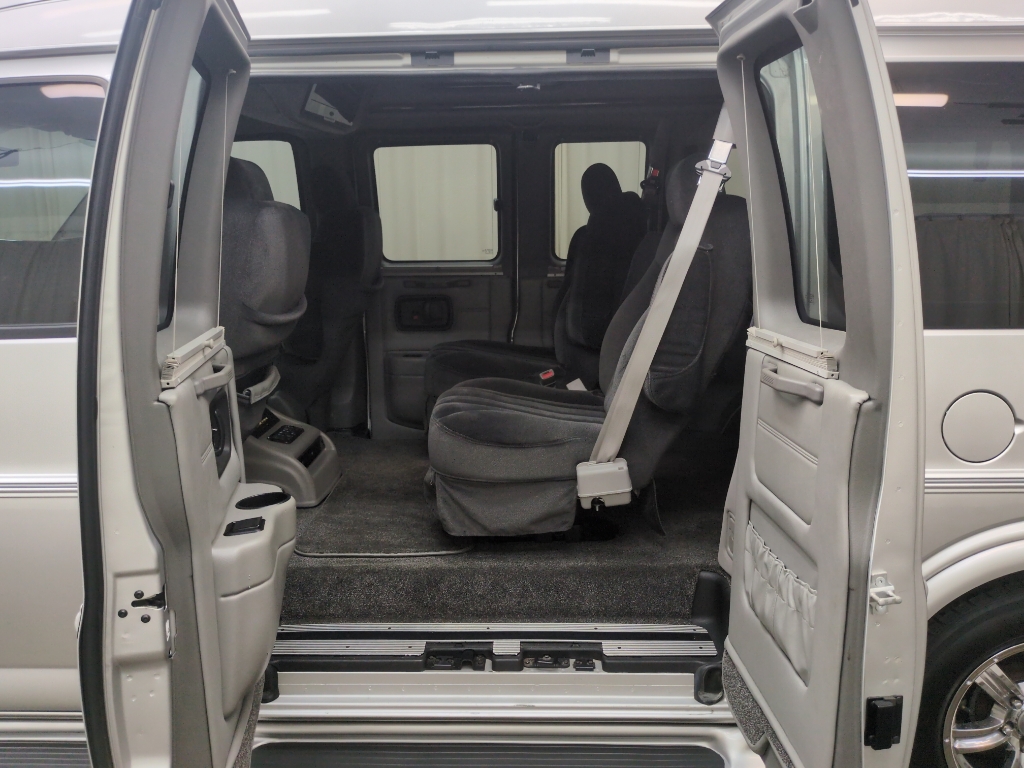2012 Chevrolet Express Cargo 1500 photo 13
