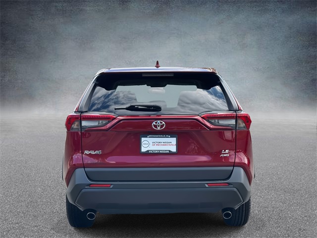 2022 Toyota RAV4 LE photo 3