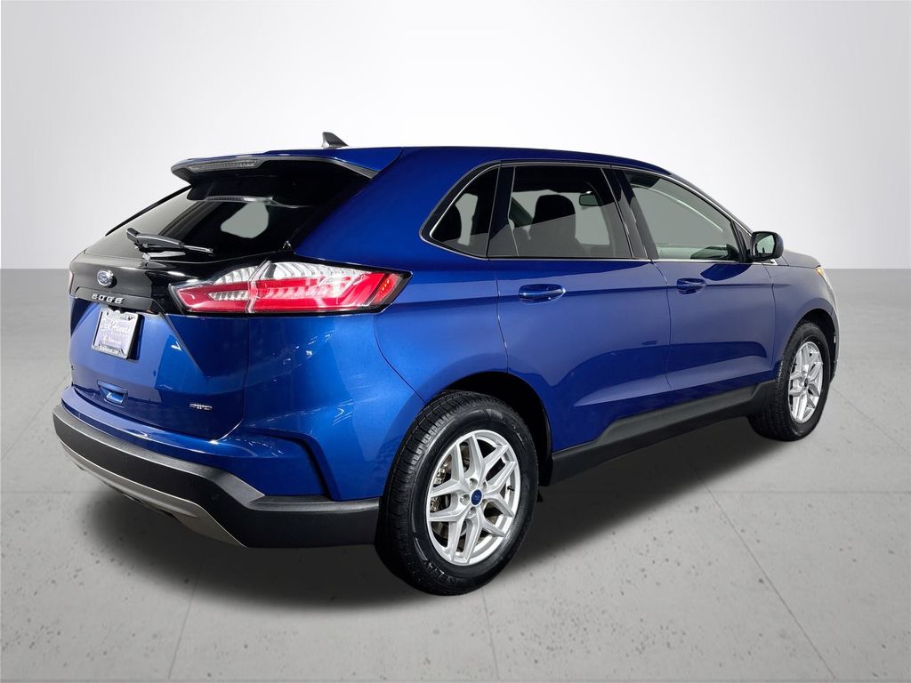 2022 Ford Edge SEL photo 5