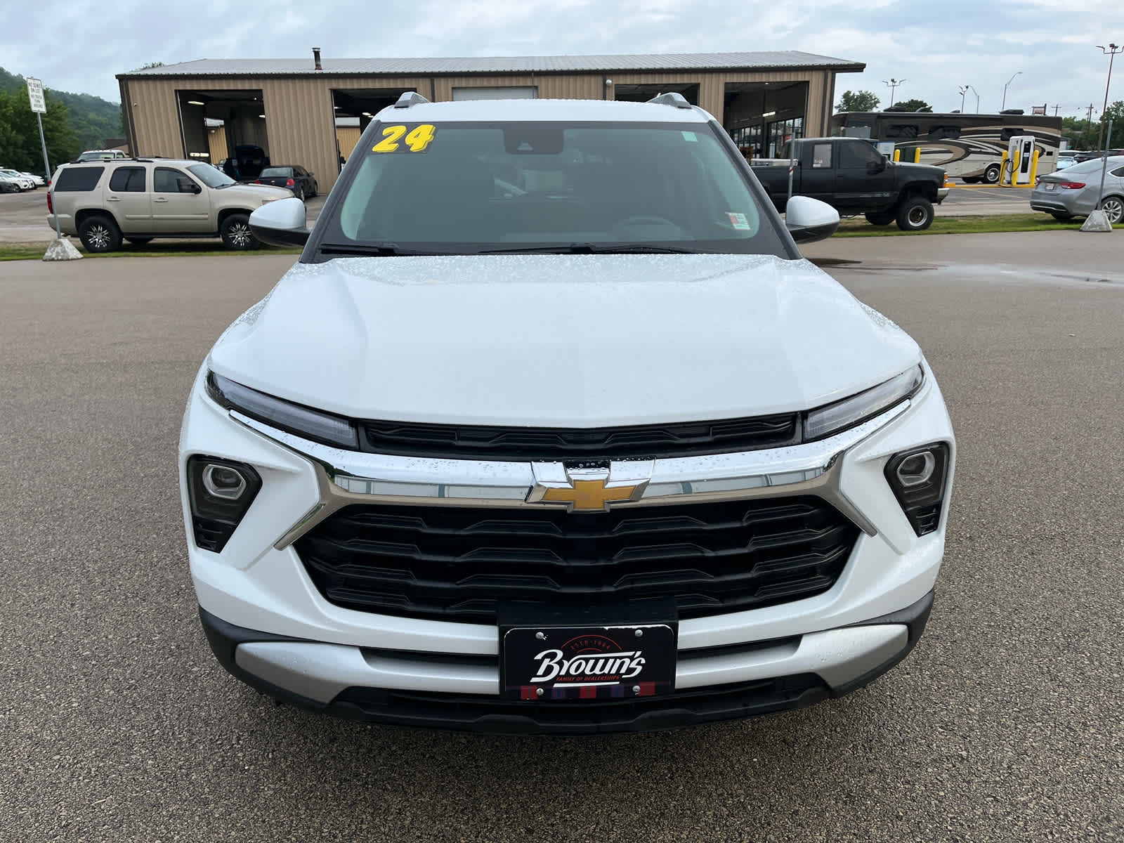 2024 Chevrolet Trailblazer LT photo 2