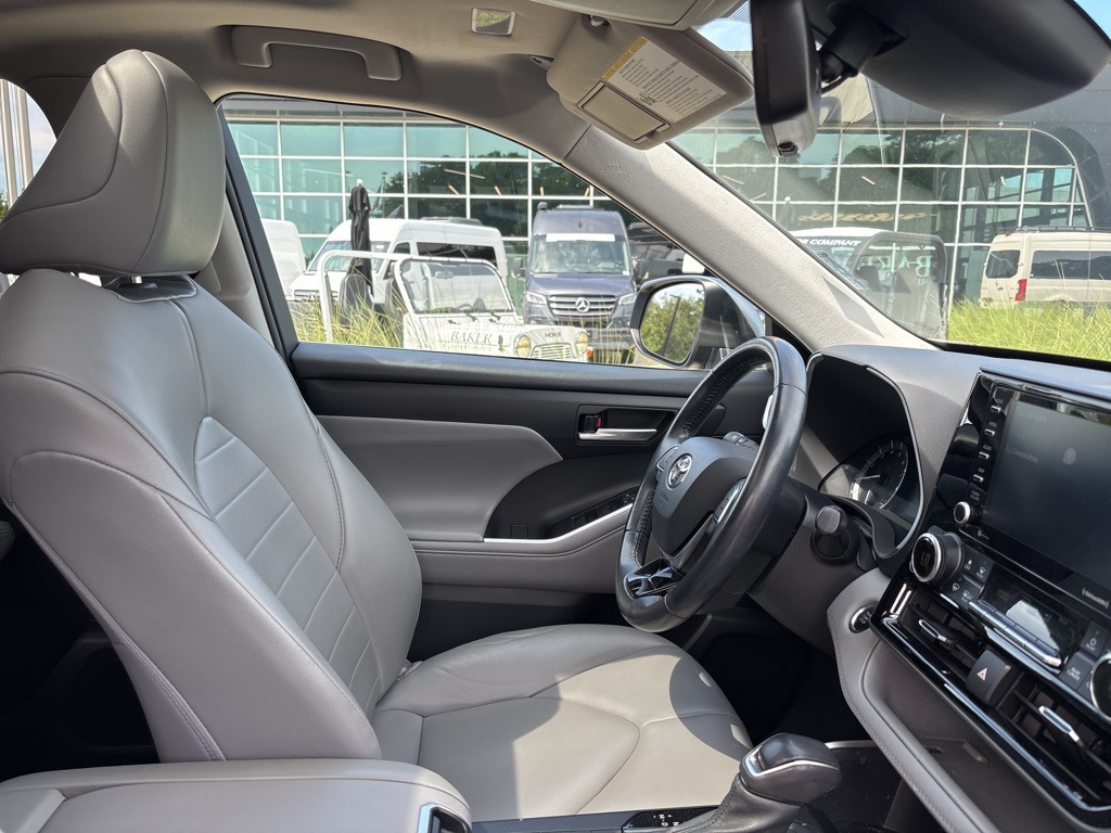 2021 Toyota Highlander XLE photo 45