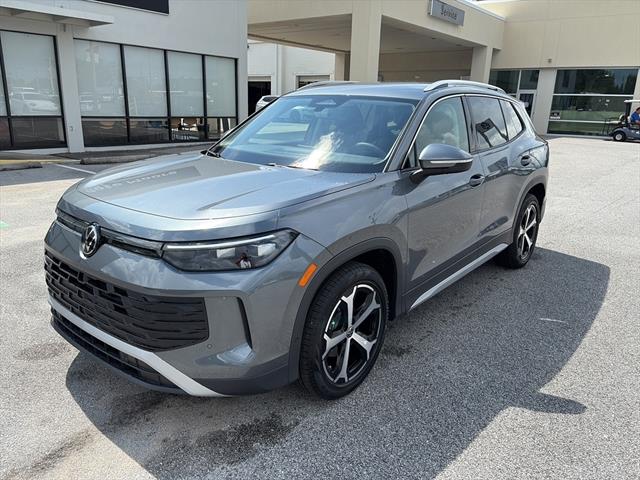 2025 Volkswagen Tiguan SE photo 3