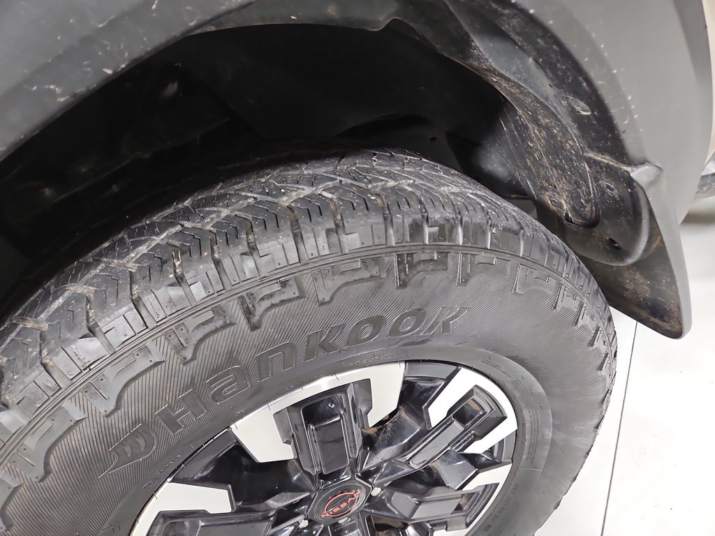 2023 Nissan Frontier PRO-4X photo 22