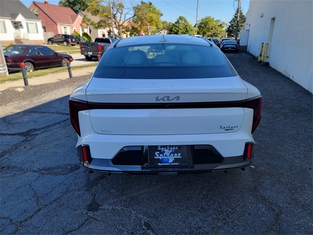 2025 Kia K4 GT-Line photo 5