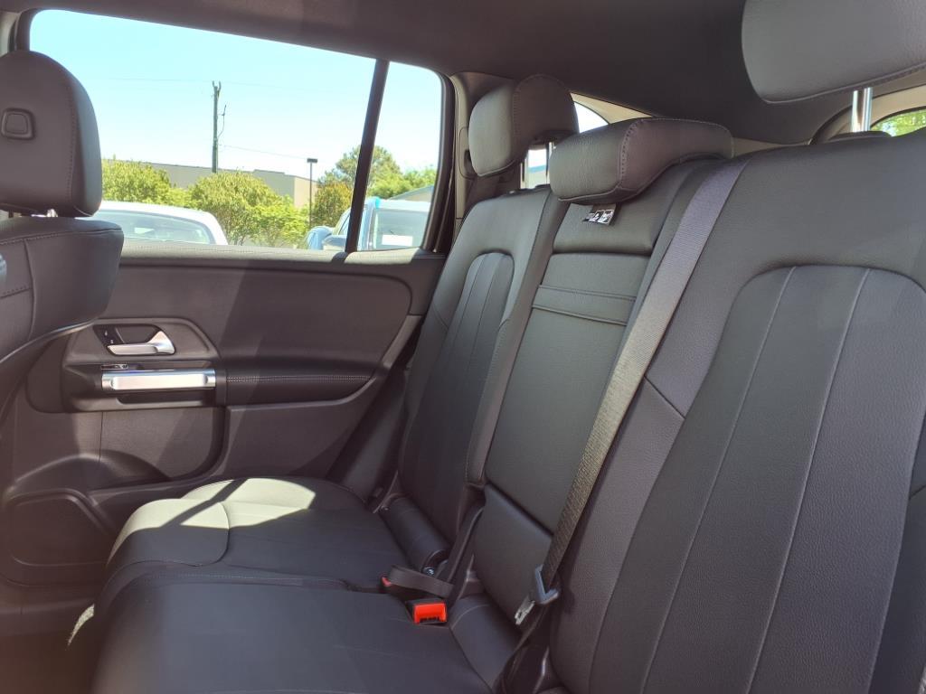 2025 Mercedes Benz GLB 250 photo 9