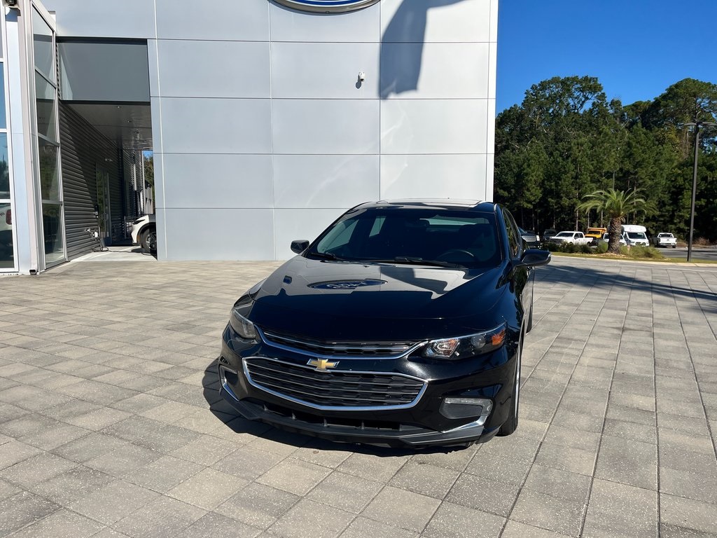 Used 2018 Chevrolet Malibu 1LT with VIN 1G1ZD5ST8JF168766 for sale in Blackshear, GA