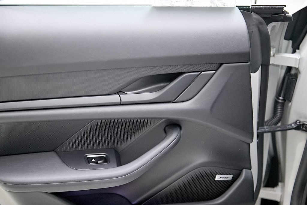 2022 PORSCHE TAYCAN - Image 36