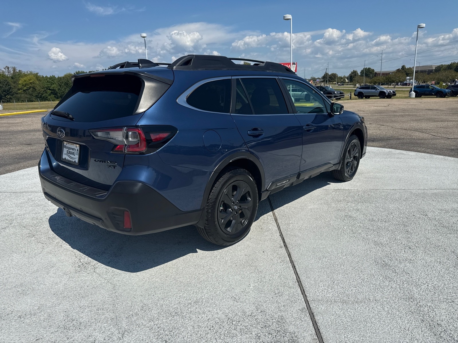 2021 Subaru Outback Onyx Edition XT photo 2