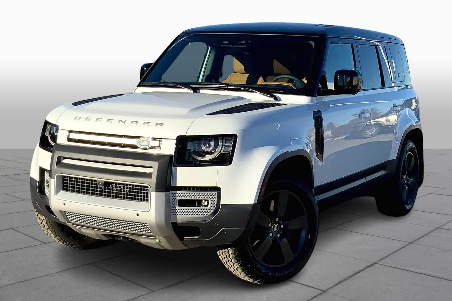 New 2024 Land Rover Defender SE Sport Utility in Santa Fe R2272318