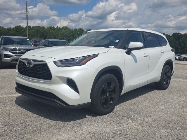 2022 Toyota Highlander L's photo