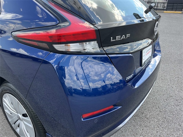 2023 Nissan Leaf S photo 9