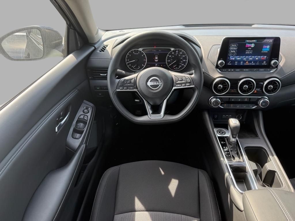 2025 Nissan Sentra SV photo 4