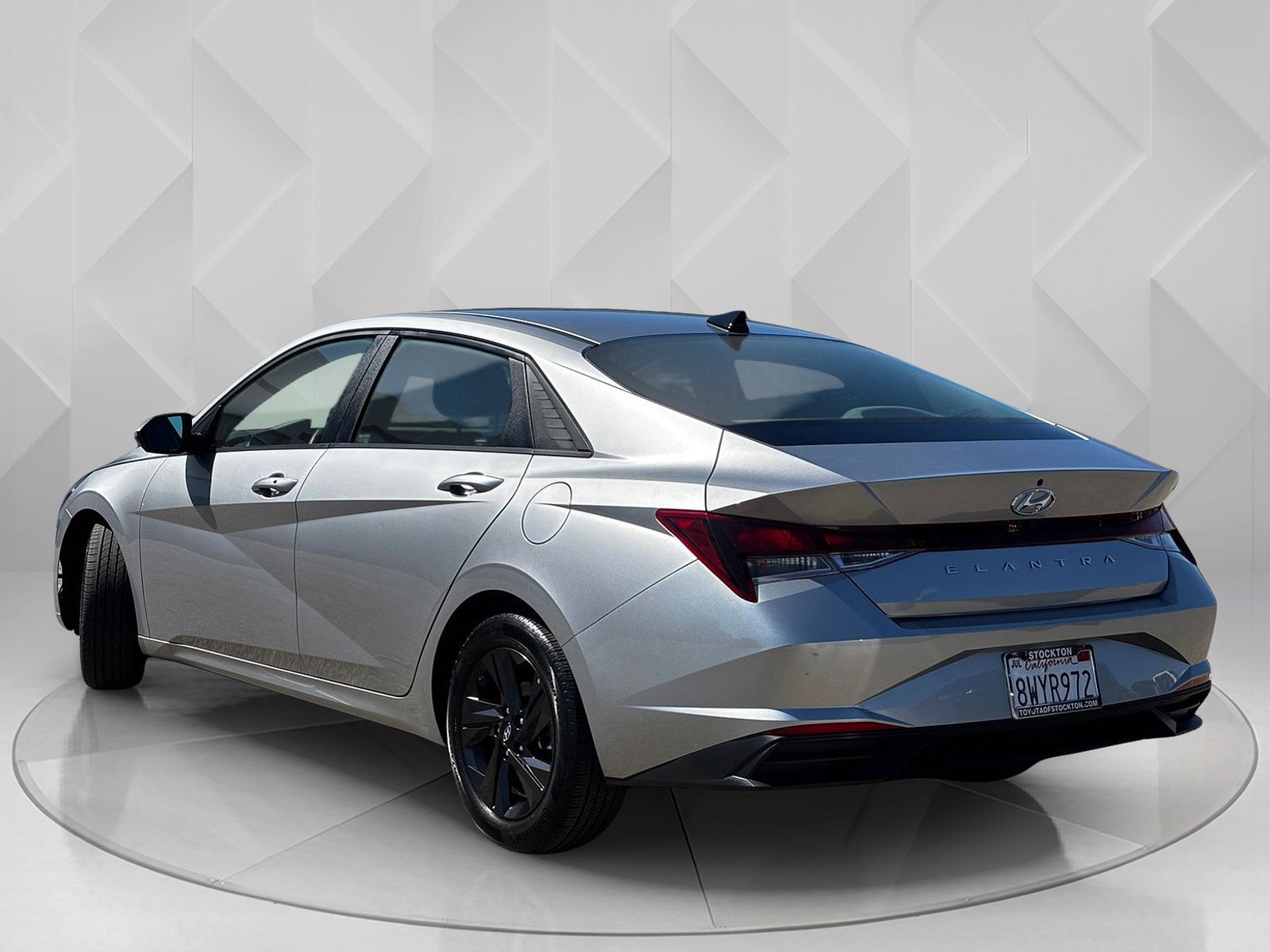 2021 Hyundai Elantra SEL Convenience photo 3