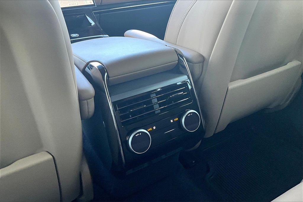 2025 Land Rover Range Rover Sport SE photo 23