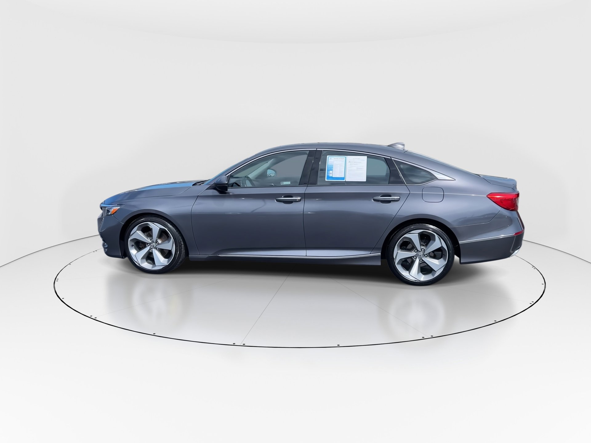 2020 Honda Accord Touring photo 5