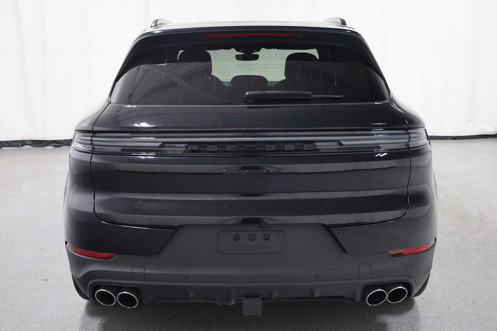 2025 Porsche Cayenne S photo 7
