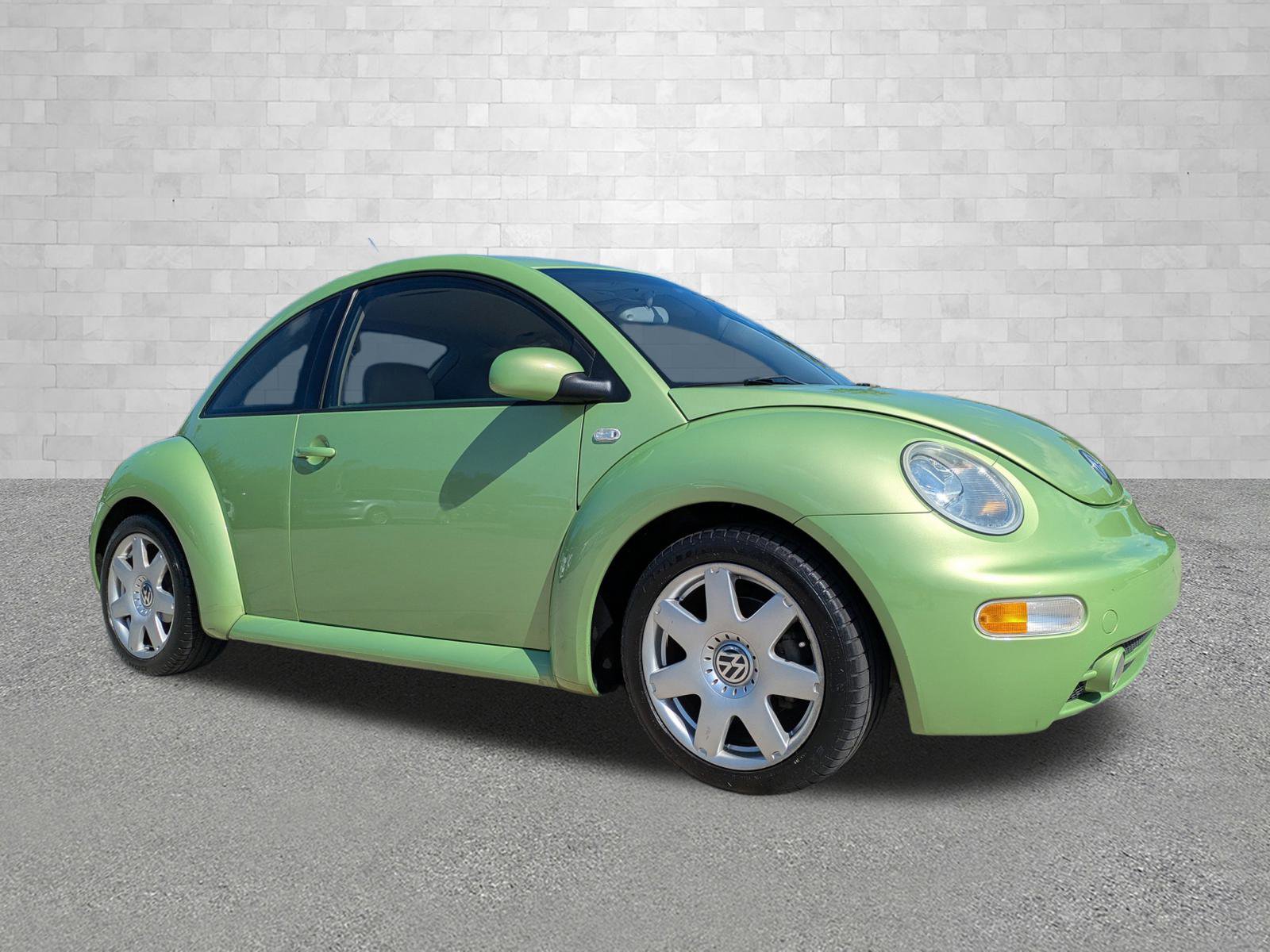 2003 Volkswagen New Beetle GLX's photo