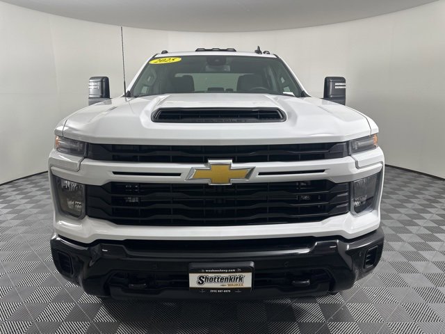 2025 Chevrolet Silverado 2500HD Custom photo 6