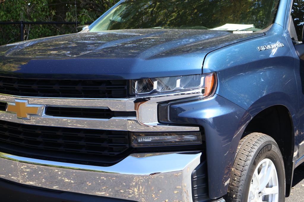 2019 Chevrolet Silverado 1500 LT photo 3