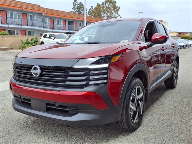 2025 Nissan Kicks SV photo 3