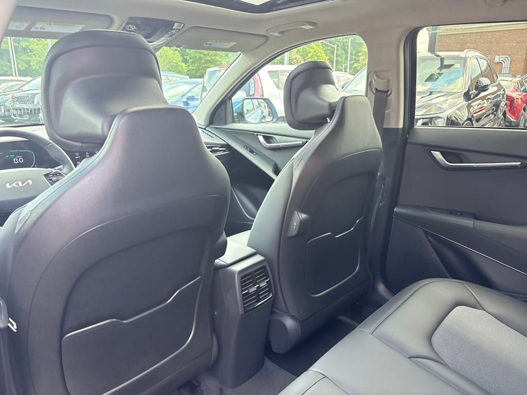 2025 Kia Niro EX Touring photo 22