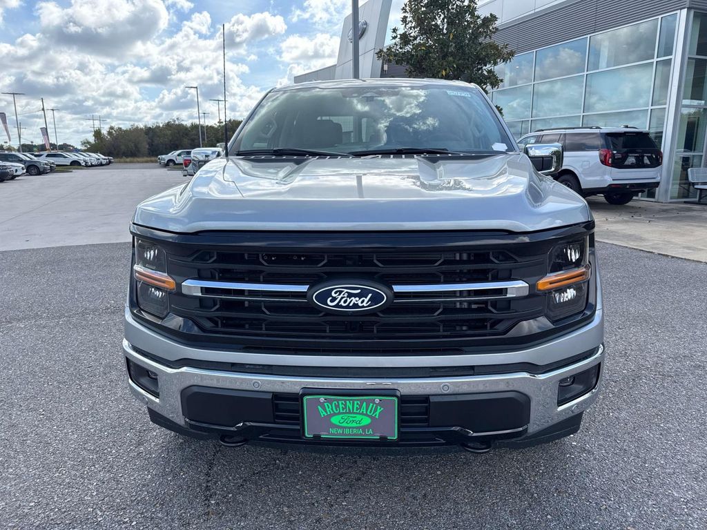 2025 Ford F-150 XLT photo 2