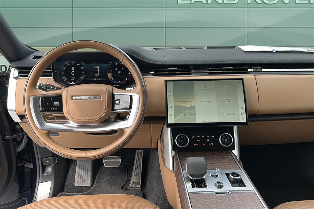 2023 Land Rover Range Rover SE photo 6