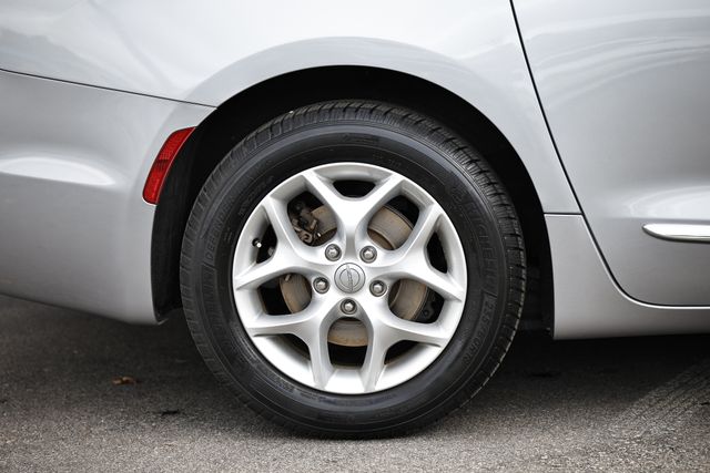 2019 Chrysler Pacifica Touring Plus photo 6