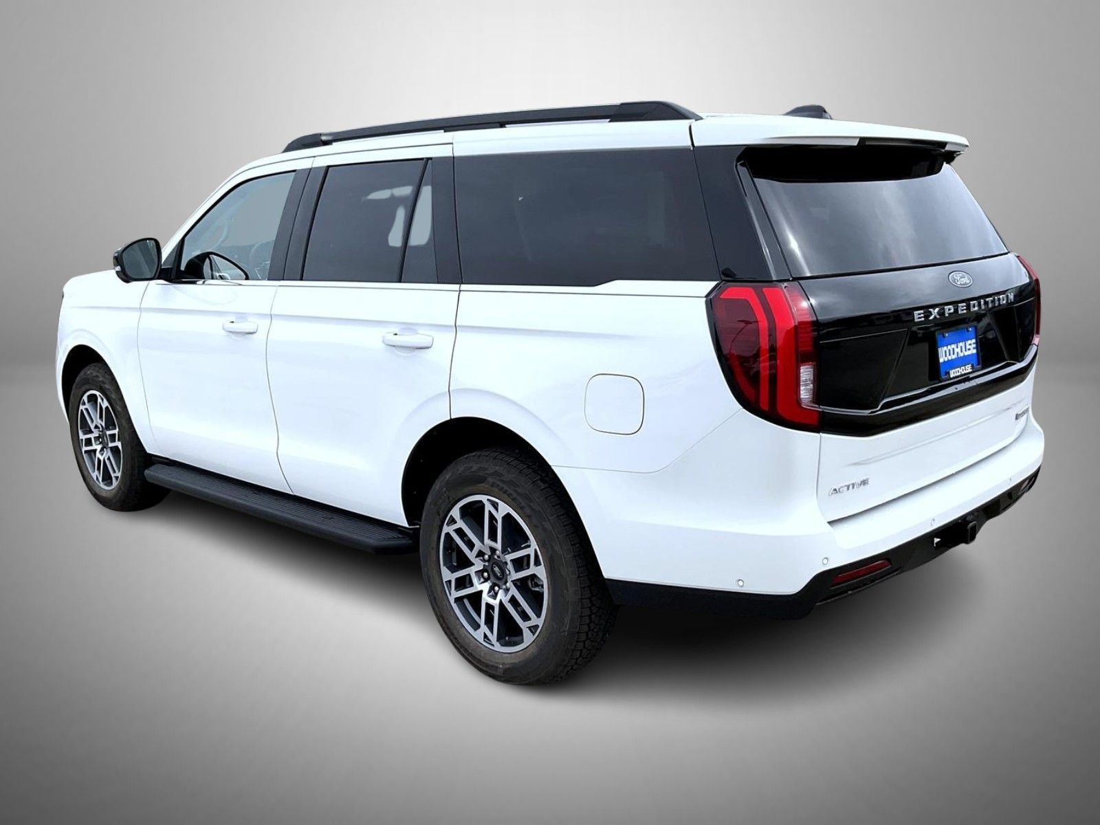 2025 Ford Expedition photo 3