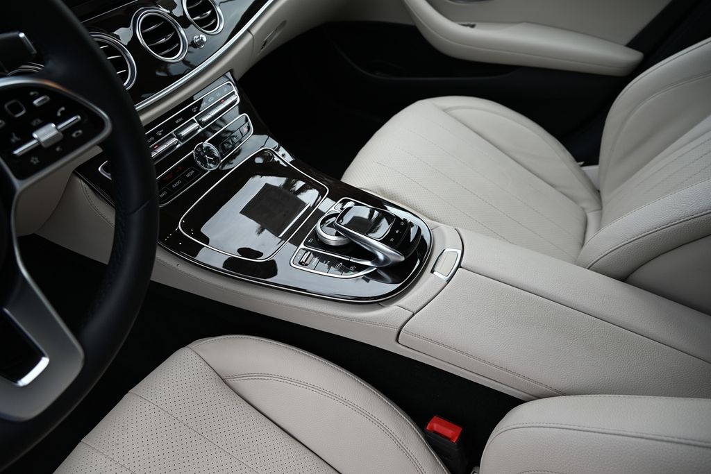 2019 Mercedes Benz E 300 photo 20