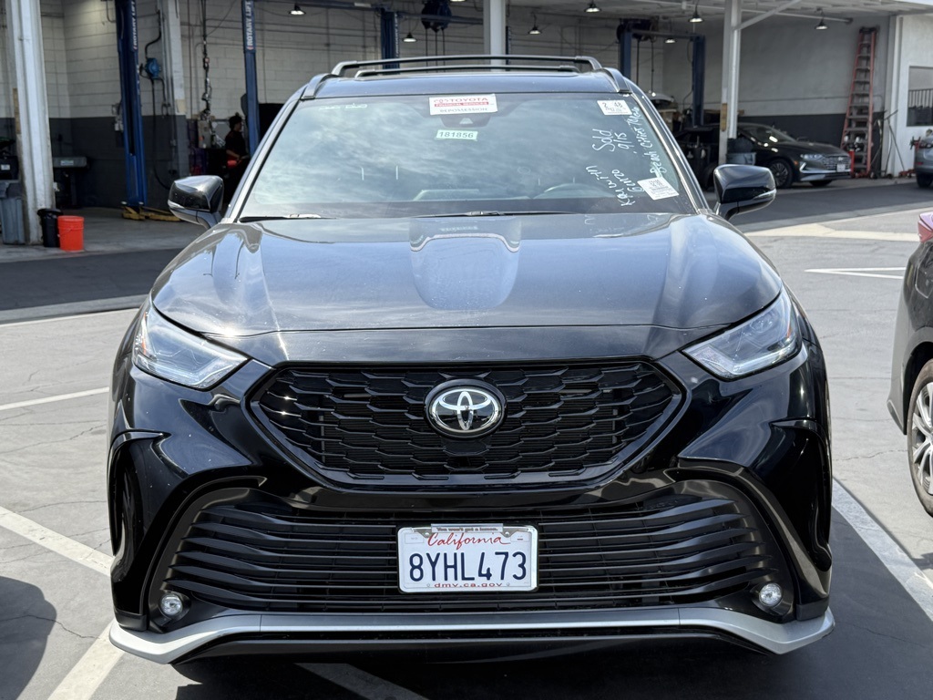 2021 Toyota Highlander XSE photo 2