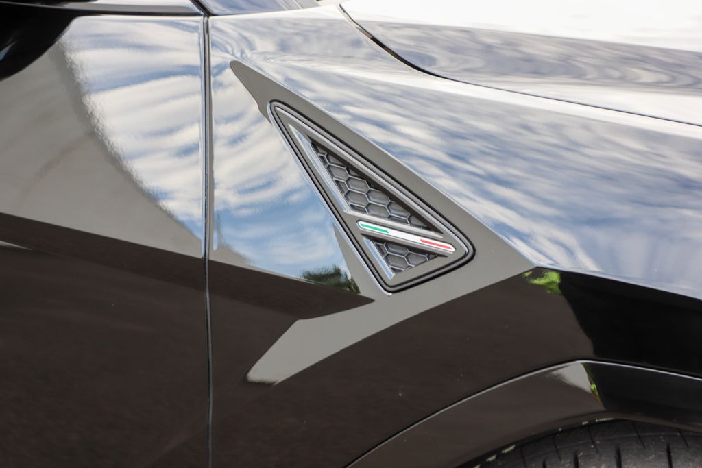 2021 Lamborghini Urus photo 18