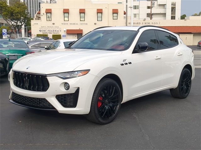 2022 Maserati Levante GT photo 3