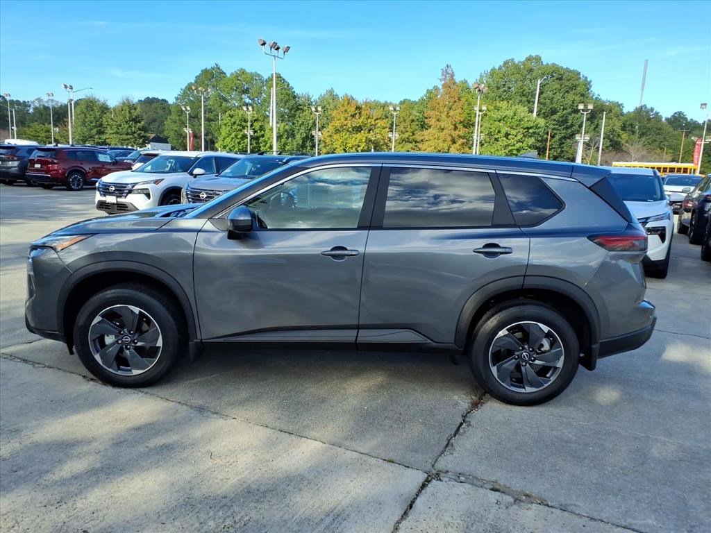 2026 Nissan Rogue SV photo 4