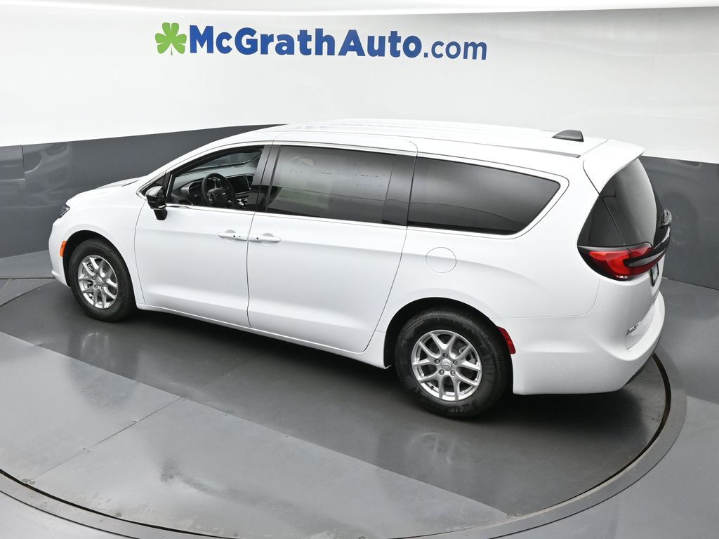2026 Chrysler Pacifica photo 27