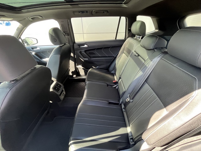 2024 Volkswagen Tiguan SE R-Line Black photo 3