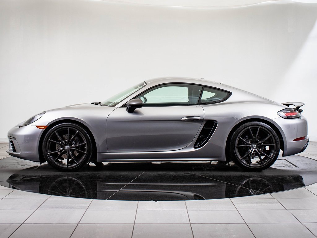 2023 Porsche Cayman T photo 2