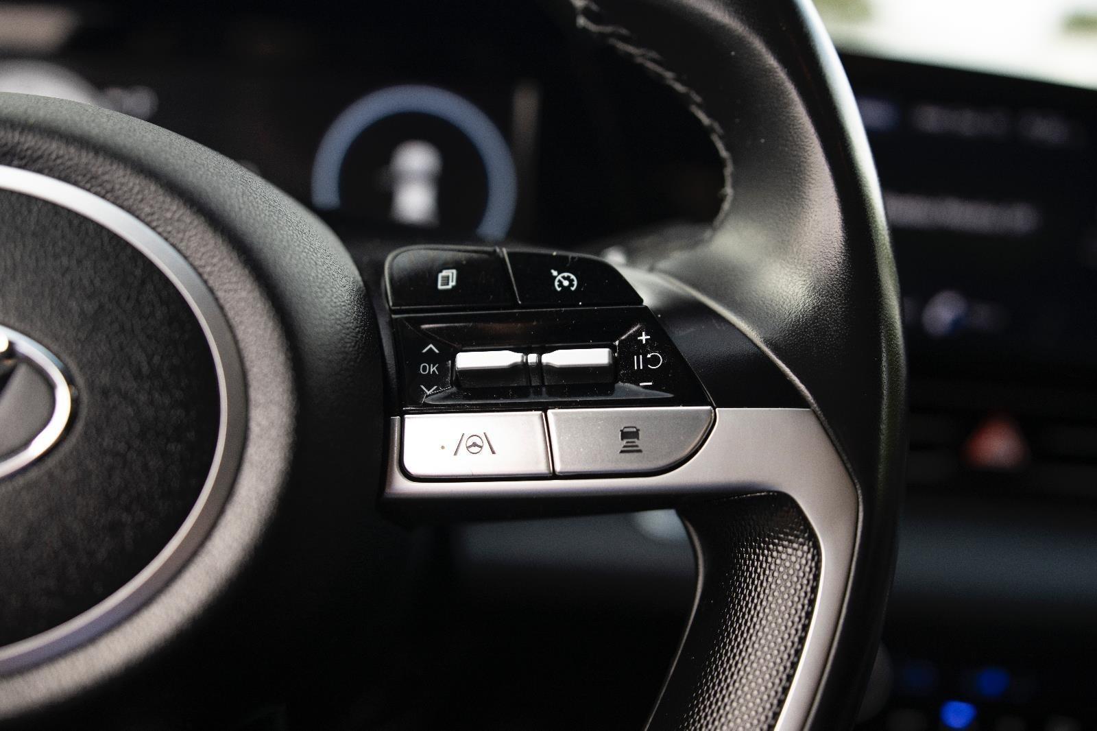 2021 Hyundai Elantra SEL photo 6