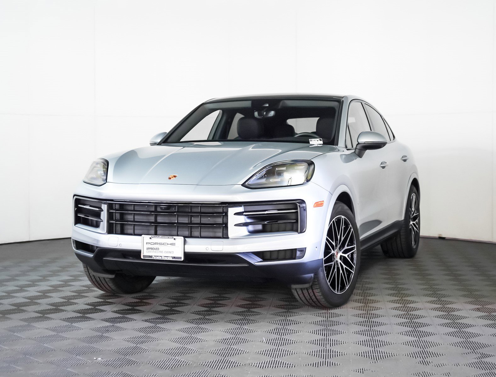 2025 Porsche Cayenne Coup Base's photo