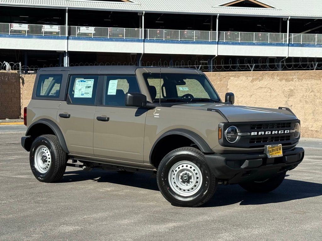 2025 Ford Bronco 4-Door Base's photo