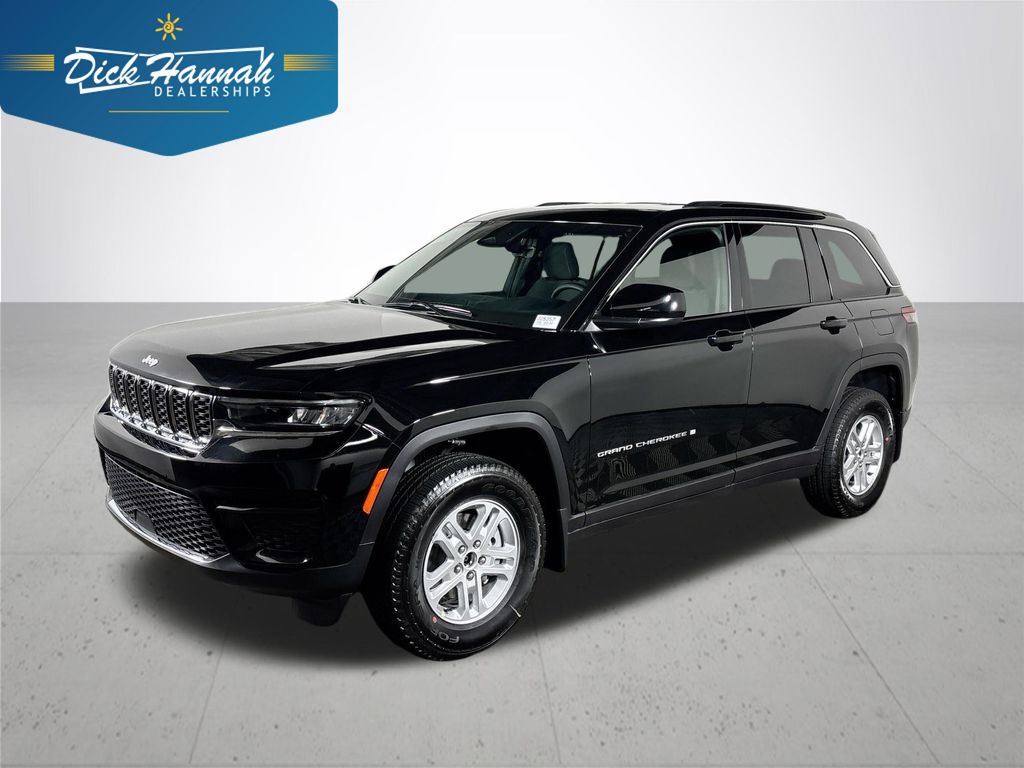 2025 Jeep Grand Cherokee Laredo's photo