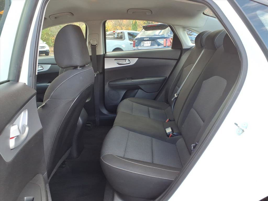 2023 Kia Forte LXS photo 4