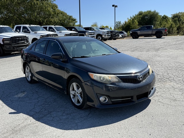 2014 Toyota Camry SE photo 4